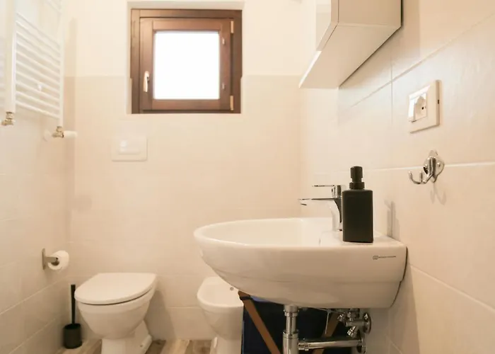 Interno Sg - Monolocale Alojamento de Acomodação e Pequeno-almoço LʼAquila